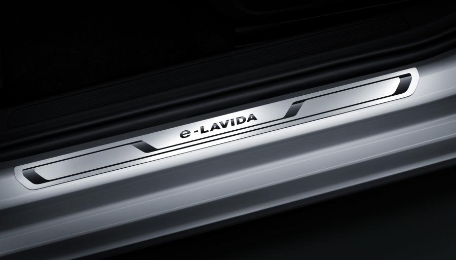 Детали интерьера Volkswagen e-Lavida 2019 года  (фото 8 из 44)